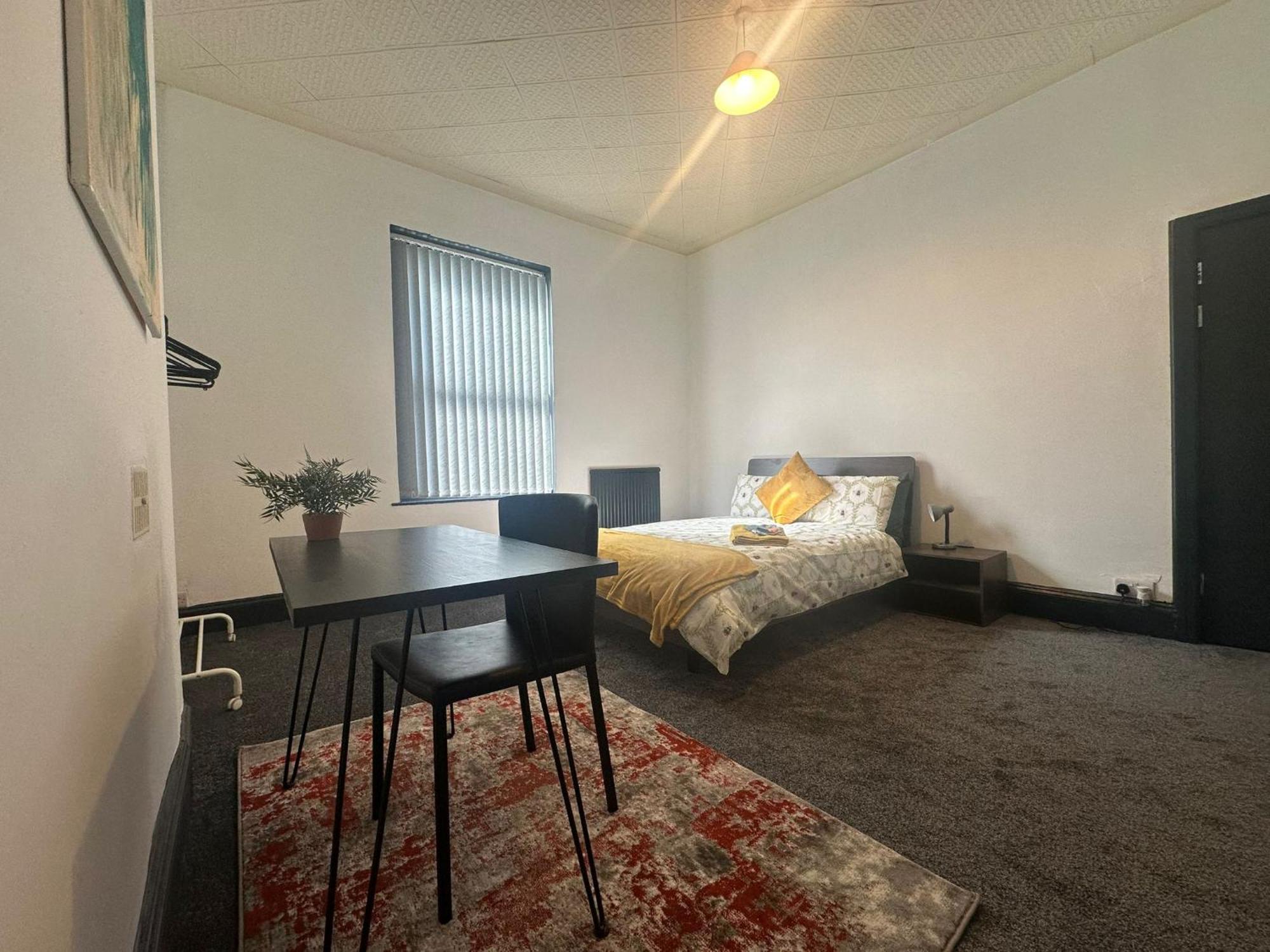 Apartment Large Spacious En-suite Plab Recommended Manchester